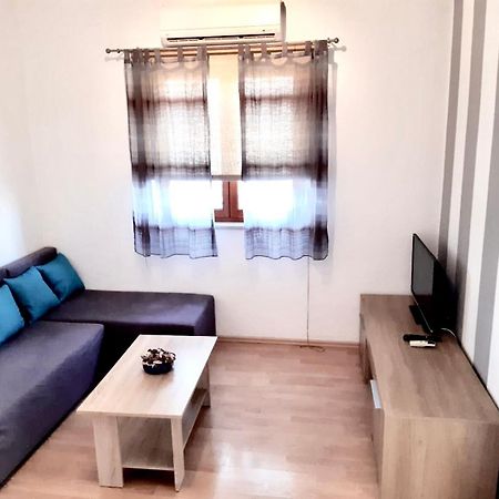 Apartments Belic With Pool Jelsa  Εξωτερικό φωτογραφία