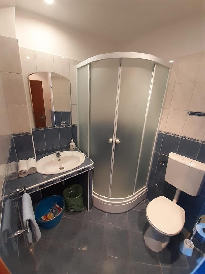 Apartments Belic With Pool Jelsa  Εξωτερικό φωτογραφία