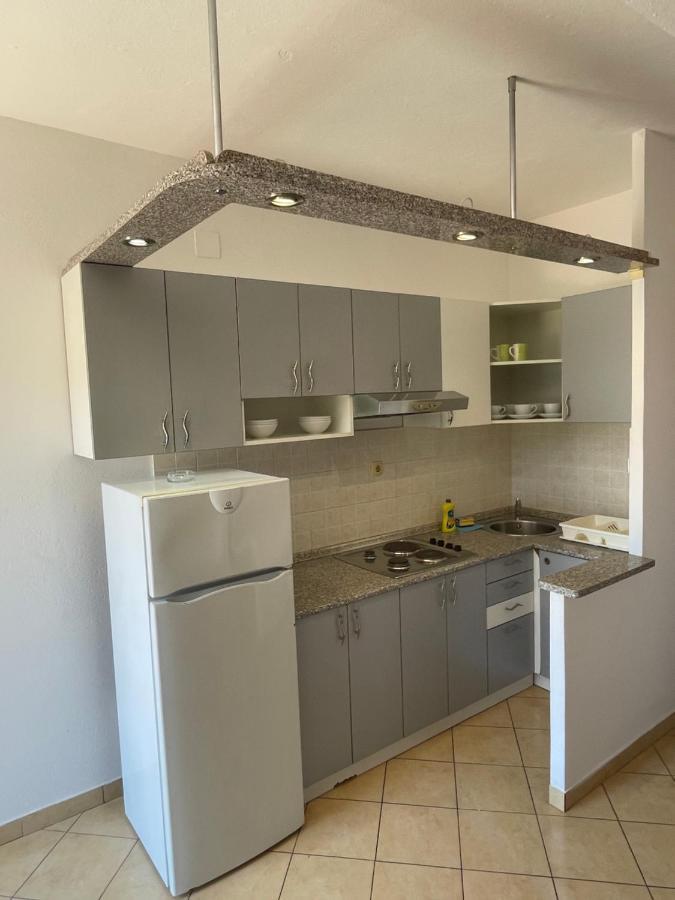 Apartments Belic With Pool Jelsa  Εξωτερικό φωτογραφία