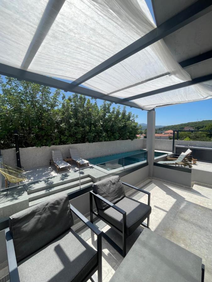 Apartments Belic With Pool Jelsa  Εξωτερικό φωτογραφία