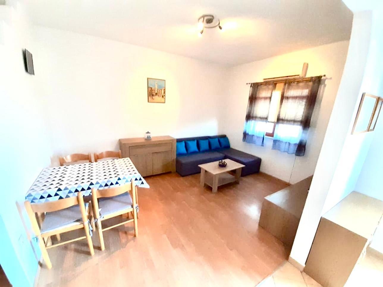 Apartments Belic With Pool Jelsa  Εξωτερικό φωτογραφία
