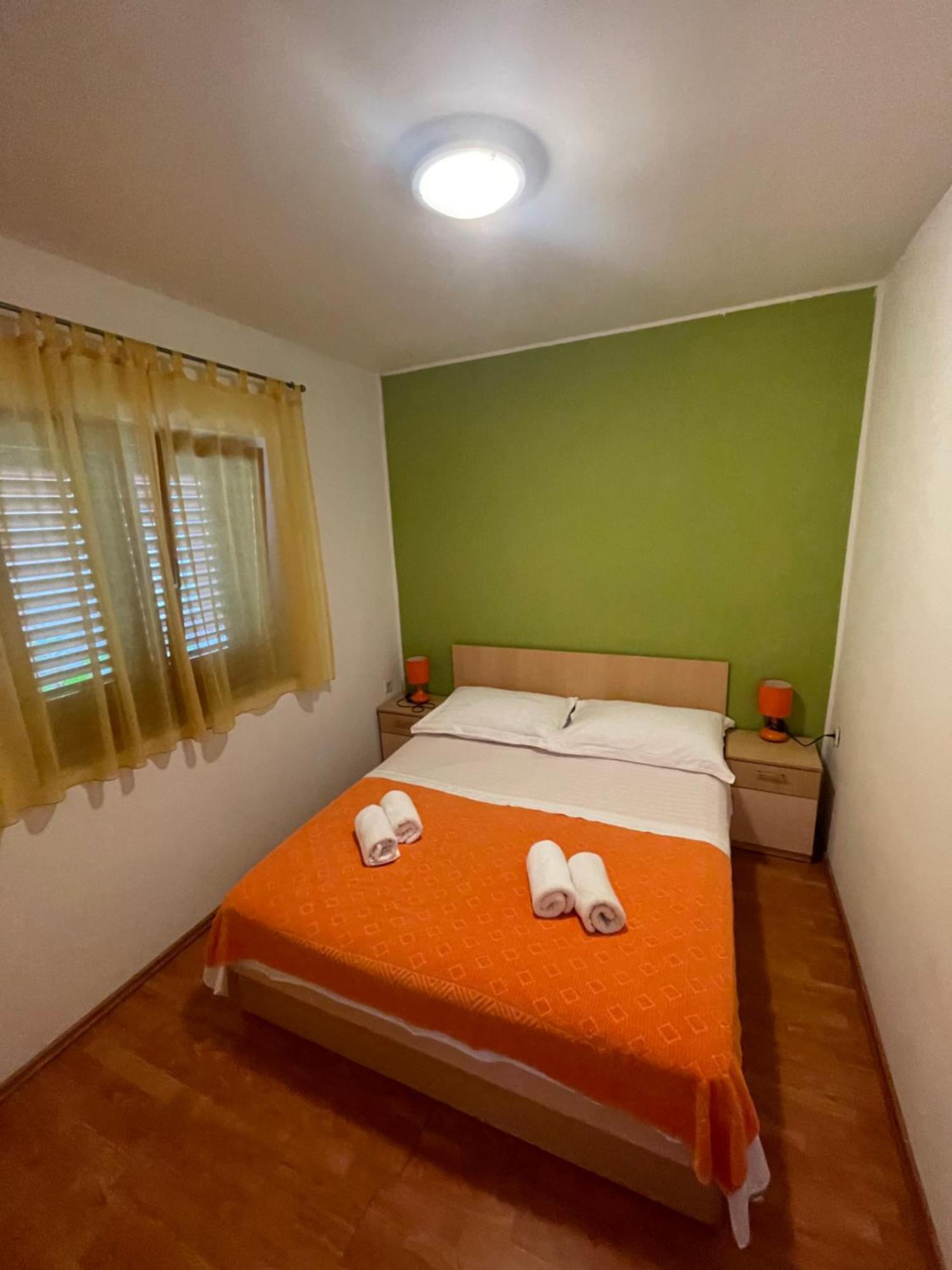 Apartments Belic With Pool Jelsa  Εξωτερικό φωτογραφία
