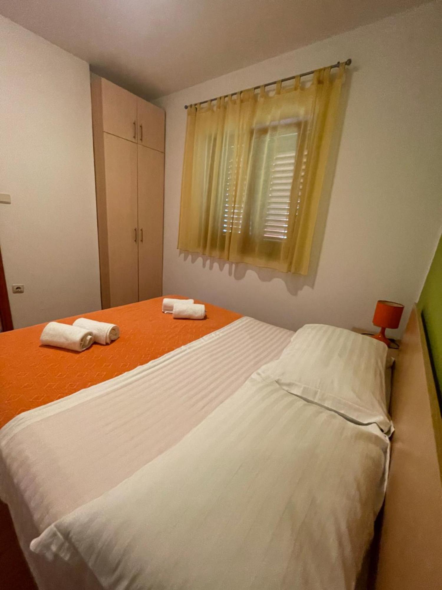 Apartments Belic With Pool Jelsa  Εξωτερικό φωτογραφία