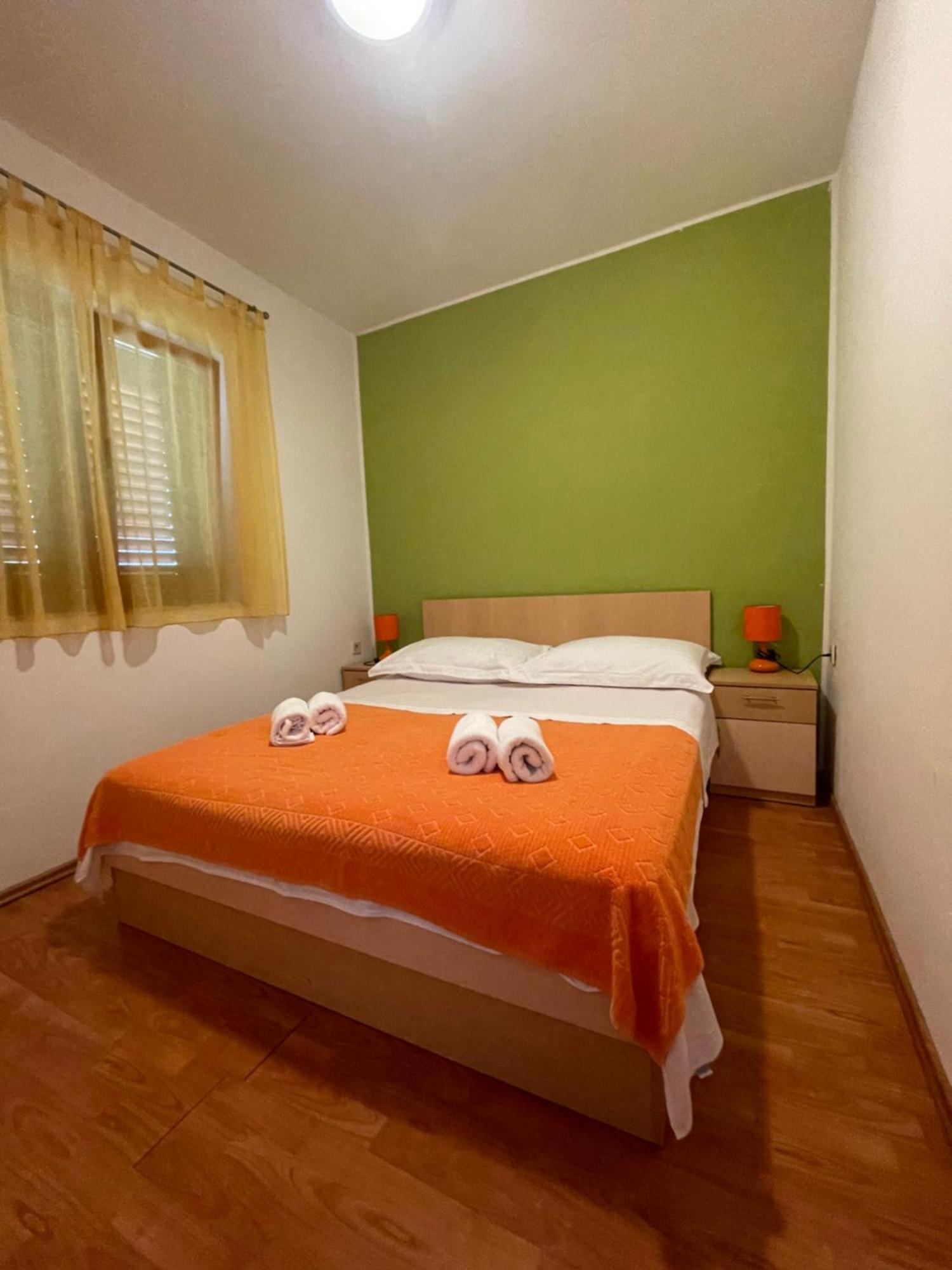 Apartments Belic With Pool Jelsa  Εξωτερικό φωτογραφία