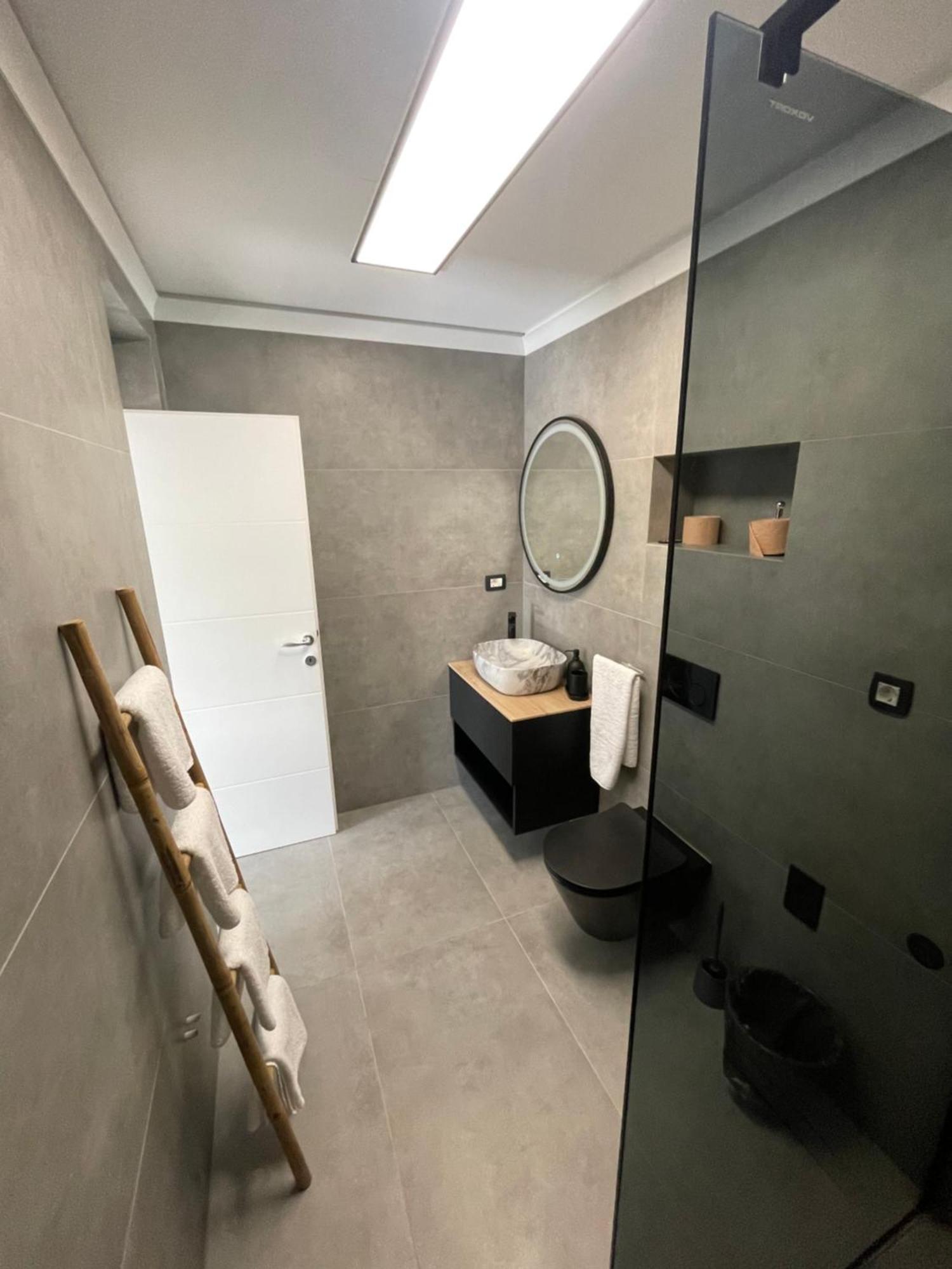 Apartments Belic With Pool Jelsa  Εξωτερικό φωτογραφία