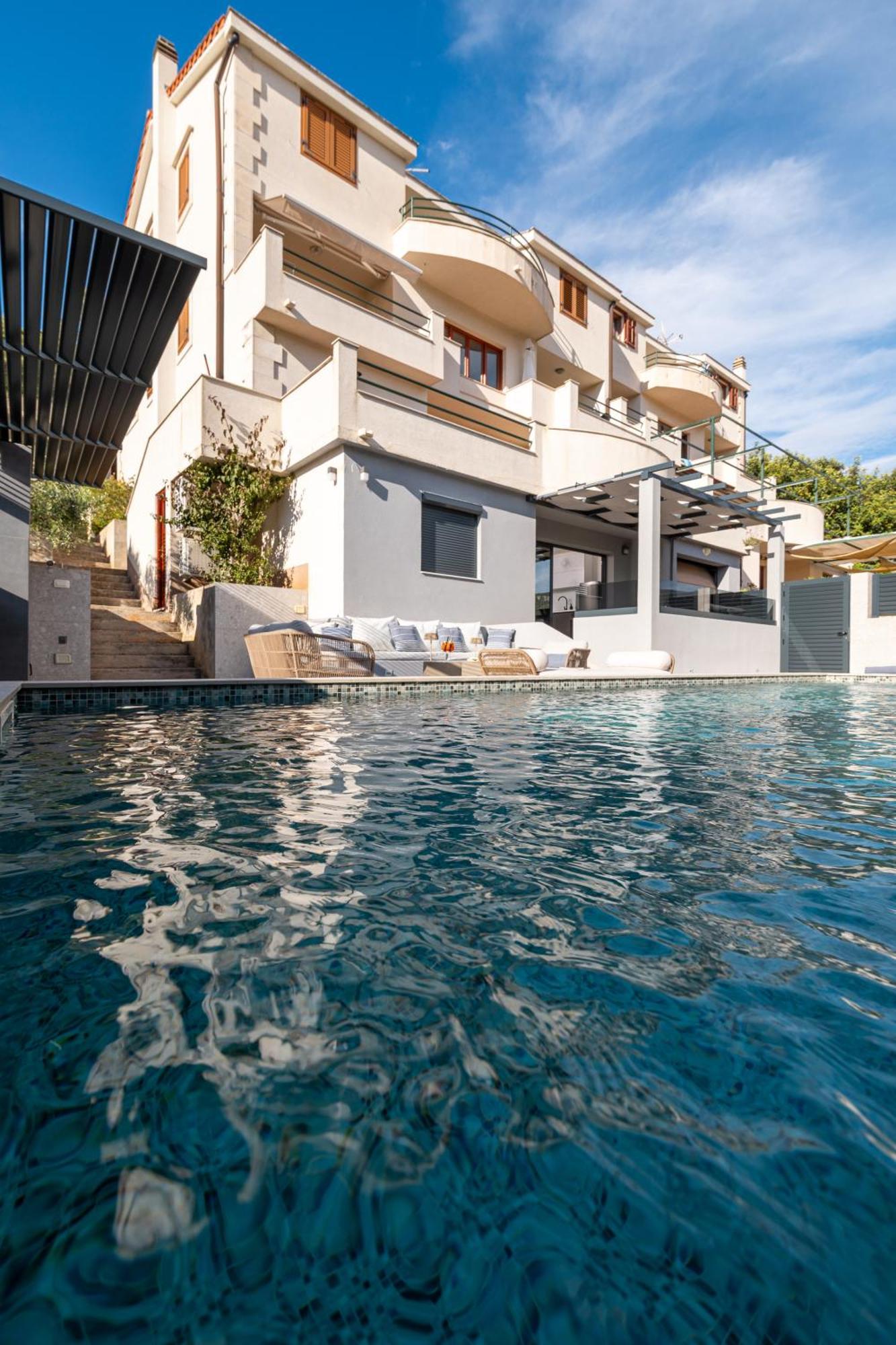Apartments Belic With Pool Jelsa  Εξωτερικό φωτογραφία