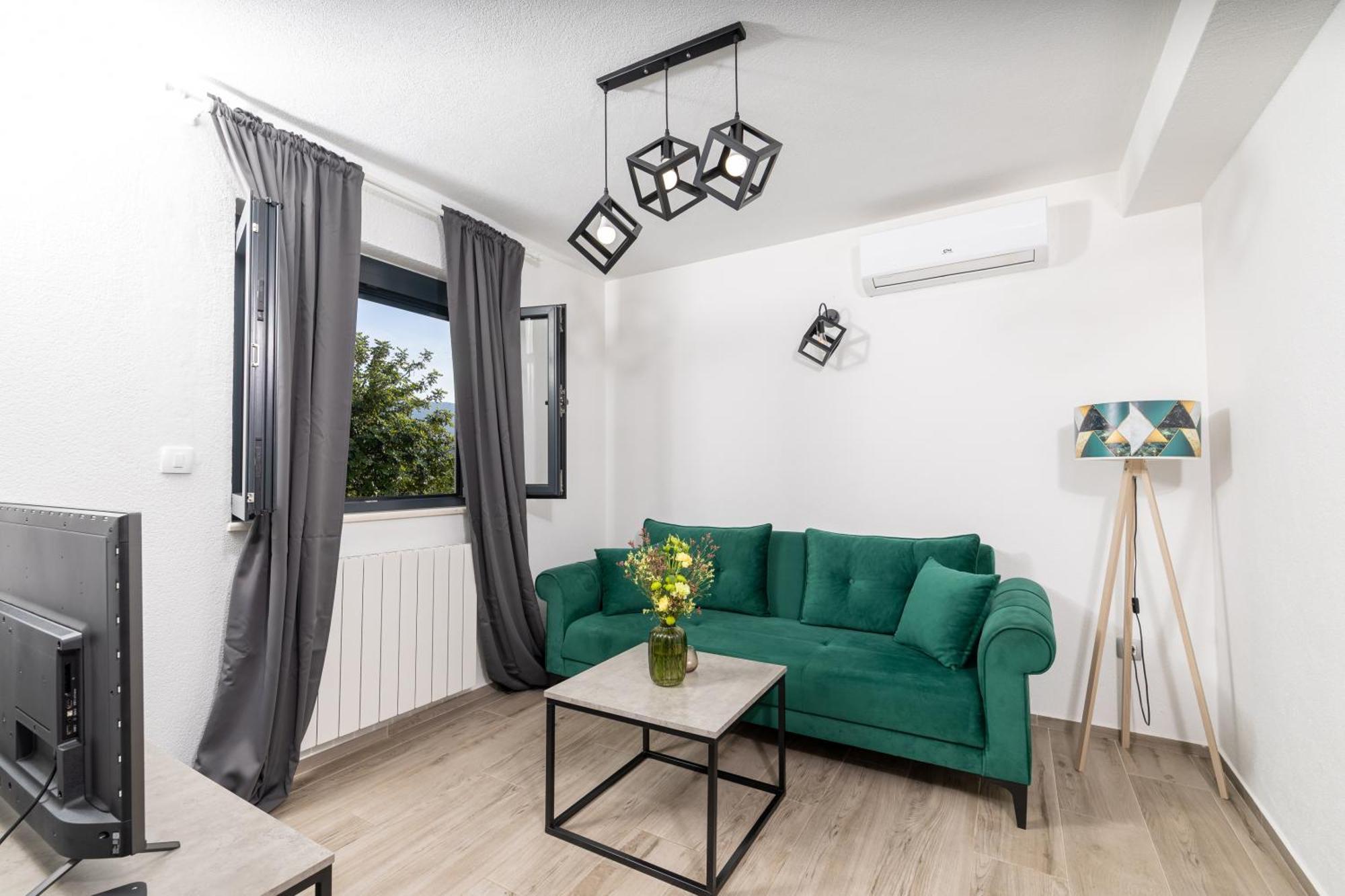 Apartments Belic With Pool Jelsa  Εξωτερικό φωτογραφία